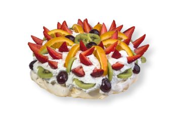TORT BEZOWY Z&nbsp;OWOCAMI Beza Pawlova